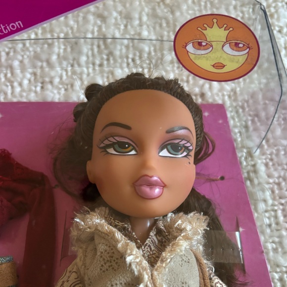 Bratz Yasmin Doll with Outfit and Boots - Picture 4 of 9